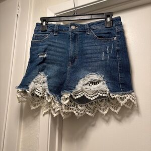 Harper Heritage shorts with lace inserts - size 28